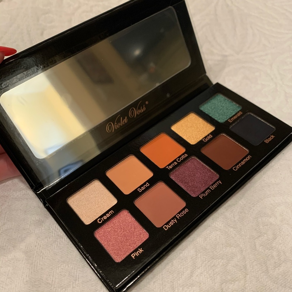Violet Voss Essentials Palette